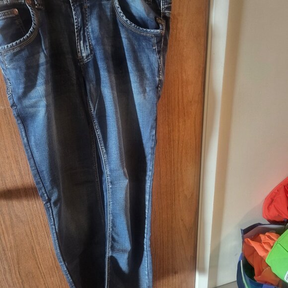 Variety of Designer Jeans - Picture 7 of 15